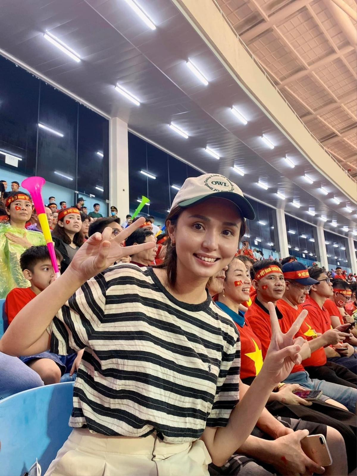 Ái nữ cựu Chủ tịch CLB Sài Gòn 'tiếp lửa' U23 Việt Nam trong trận chung kết tại SEA Games 31 Ảnh 2