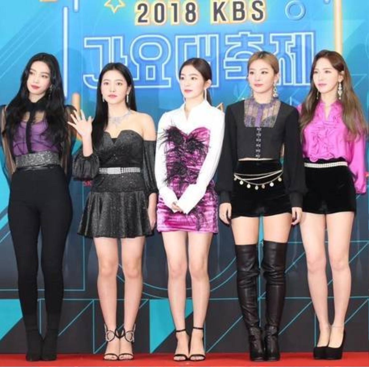 Netizen phát chán với cách stylist lên đồ cho Red Velvet trên sân khấu gần đây Ảnh 8