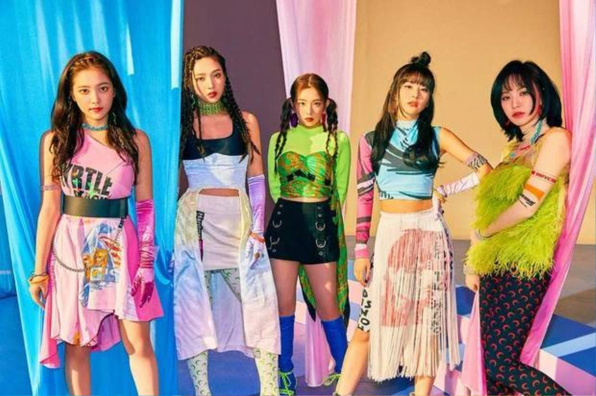 Netizen phát chán với cách stylist lên đồ cho Red Velvet trên sân khấu gần đây Ảnh 10