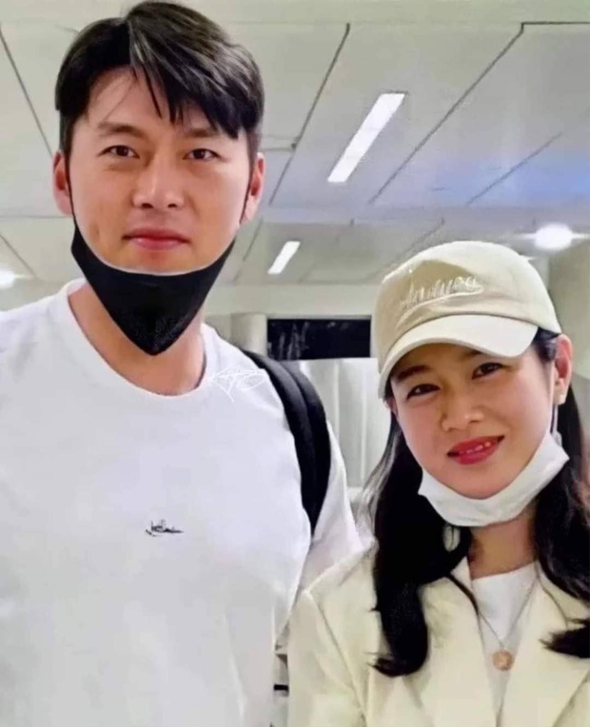 Hyun Bin - Son Ye Jin lộ nhan sắc thật qua camera thường, gây sốt khi làm điều này với fan Ảnh 1