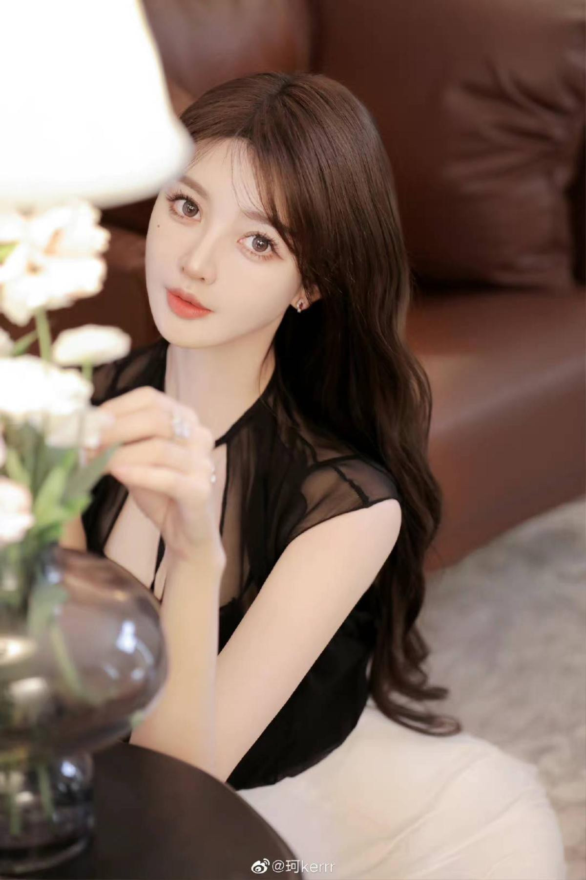 Huỳnh Hiểu Minh hẹn hò hotgirl mạng, nhan sắc lại hao hao Angelababy? Ảnh 5