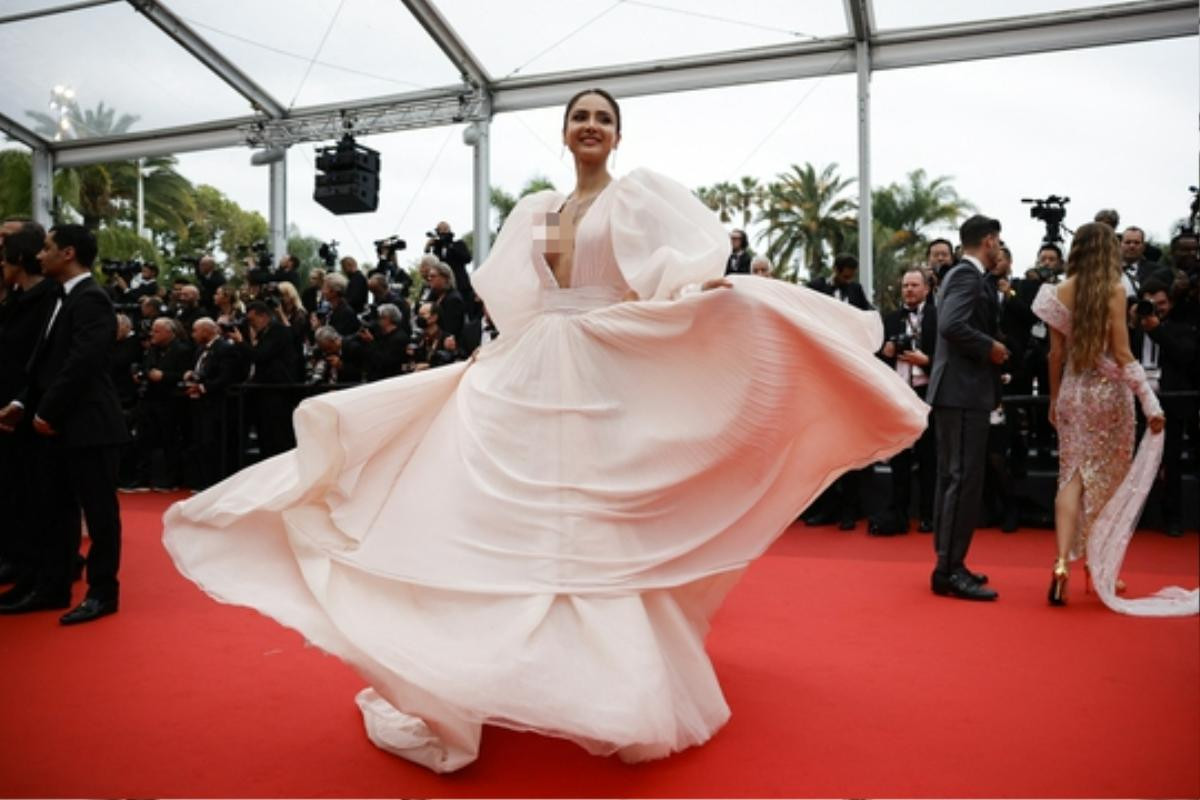 Liên hoan phim Cannes 2022: Từ chiêu trò lố lăng đến sự thắng thế của điện ảnh Hàn Quốc Ảnh 4