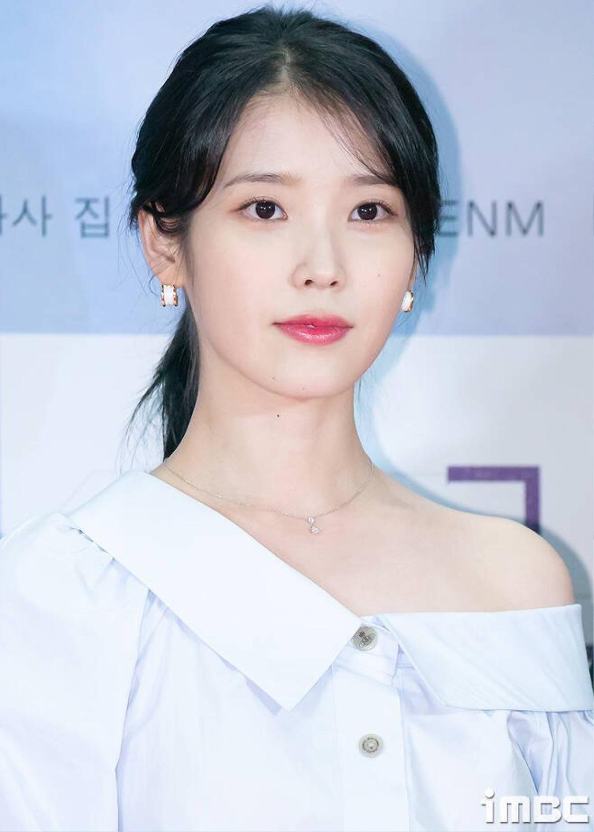 Jiyeon (T-ARA) giật spotlight của IU ở sự kiện ra mắt phim, nhìn đôi chân mà phát mê Ảnh 5