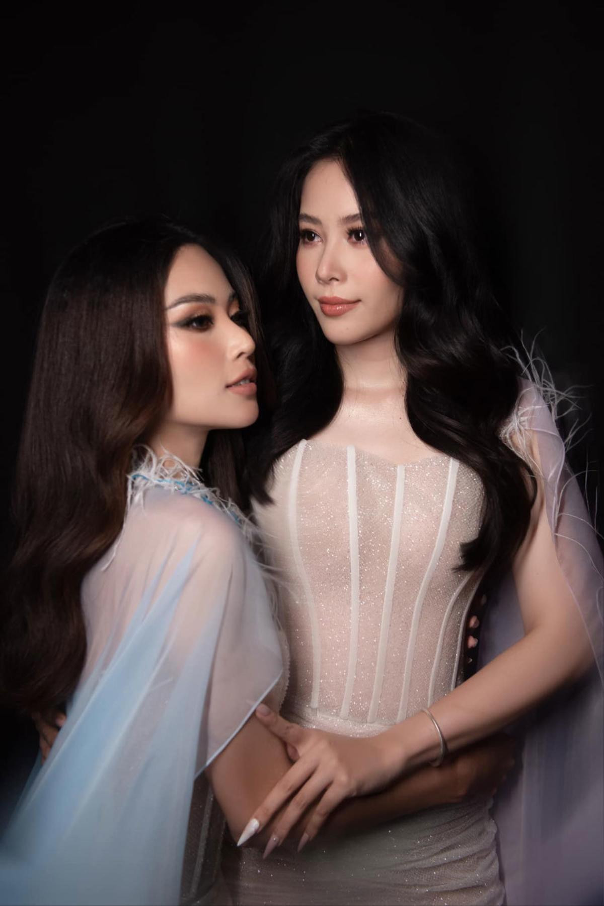 Trổ tài ca hát tại Miss Universe Việt Nam, giọng hát của Nam Anh thế nào so với Nam Em? Ảnh 2