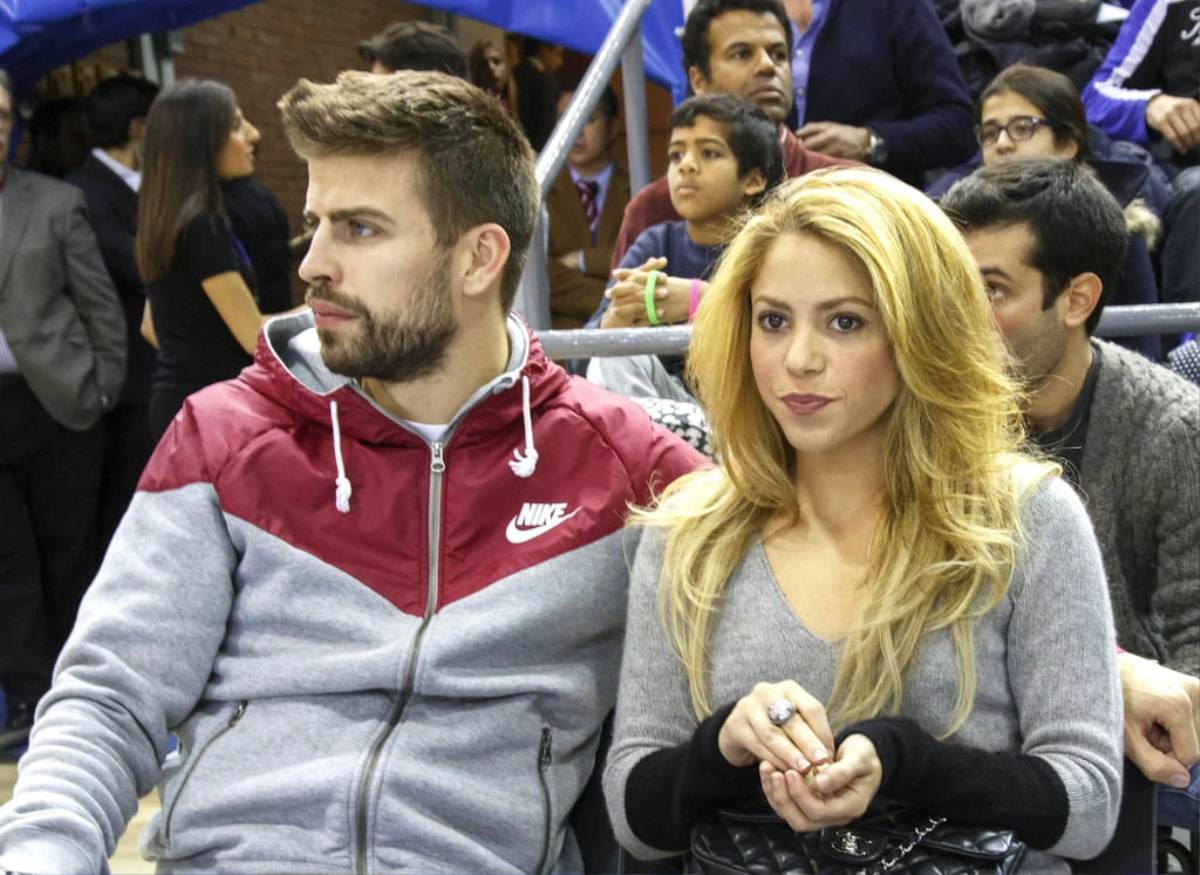 Nhìn lại phong cách của cầu thủ Gerard Pique và Shakira trong 11 năm hẹn hò Ảnh 7