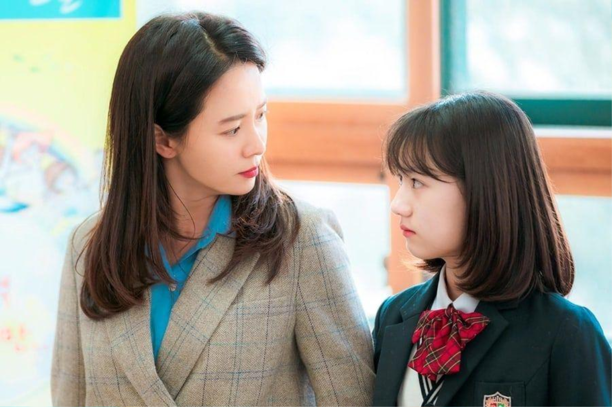 Loạt mỹ nhân Hàn ăn gian tuổi trên màn ảnh nhỏ: Jang Nara, Kim Tae Hee cân cả vai phụ huynh và học sinh Ảnh 9