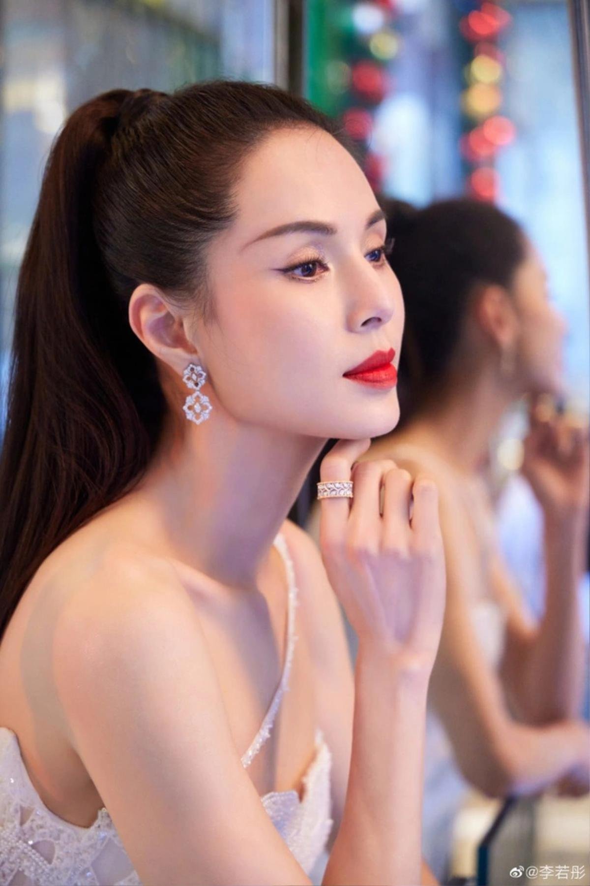 Xuất hiện sư phụ của Angela Phương Trinh: Tiểu Long Nữ Lý Nhược Đồng cơ bắp cuồn cuộn ở tuổi U60 Ảnh 9