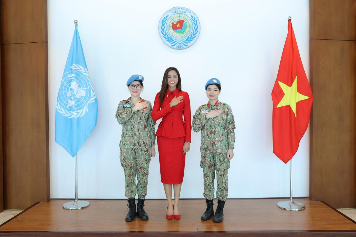 Miss Peace VN phản bác: 'Sen Vàng không phải chủ sở hữu tên gọi Hoa hậu Hòa bình Việt Nam' Ảnh 2