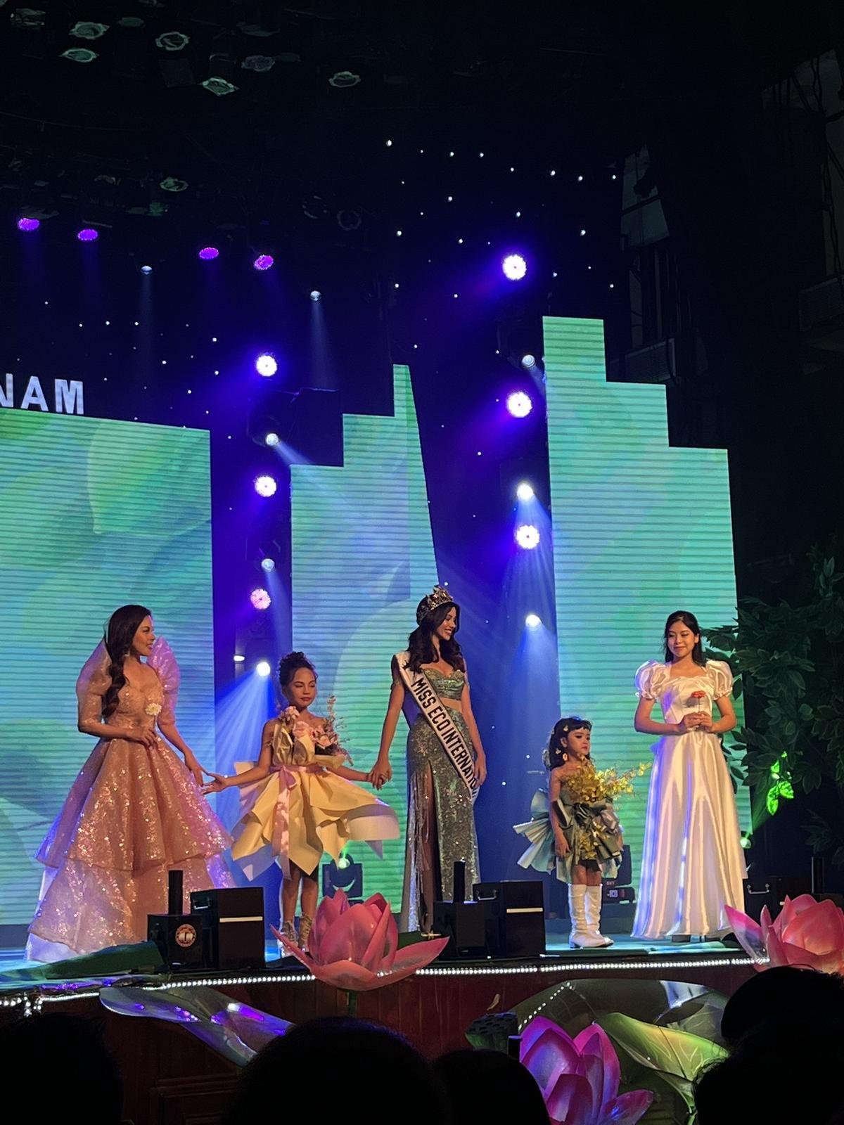 Cận cảnh nhan sắc của đương kim Miss Eco International Kathleen Paton Ảnh 8