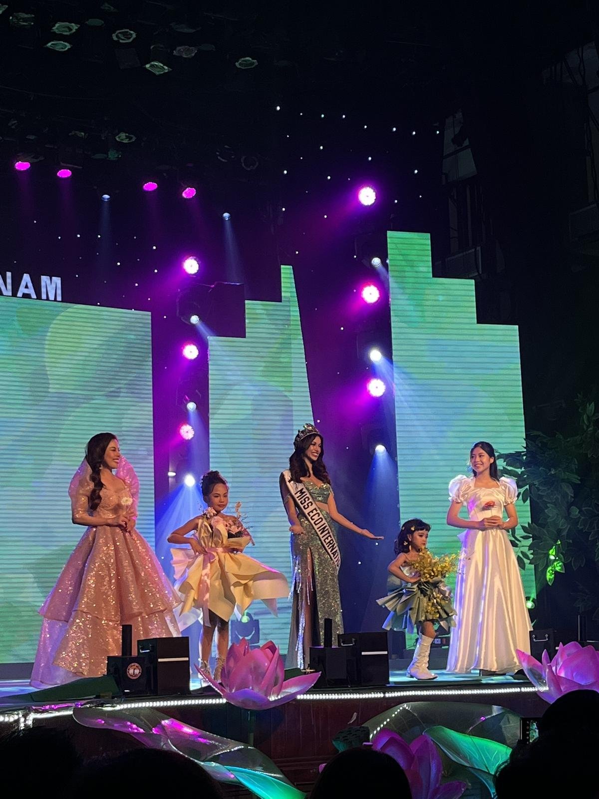 Cận cảnh nhan sắc của đương kim Miss Eco International Kathleen Paton Ảnh 7