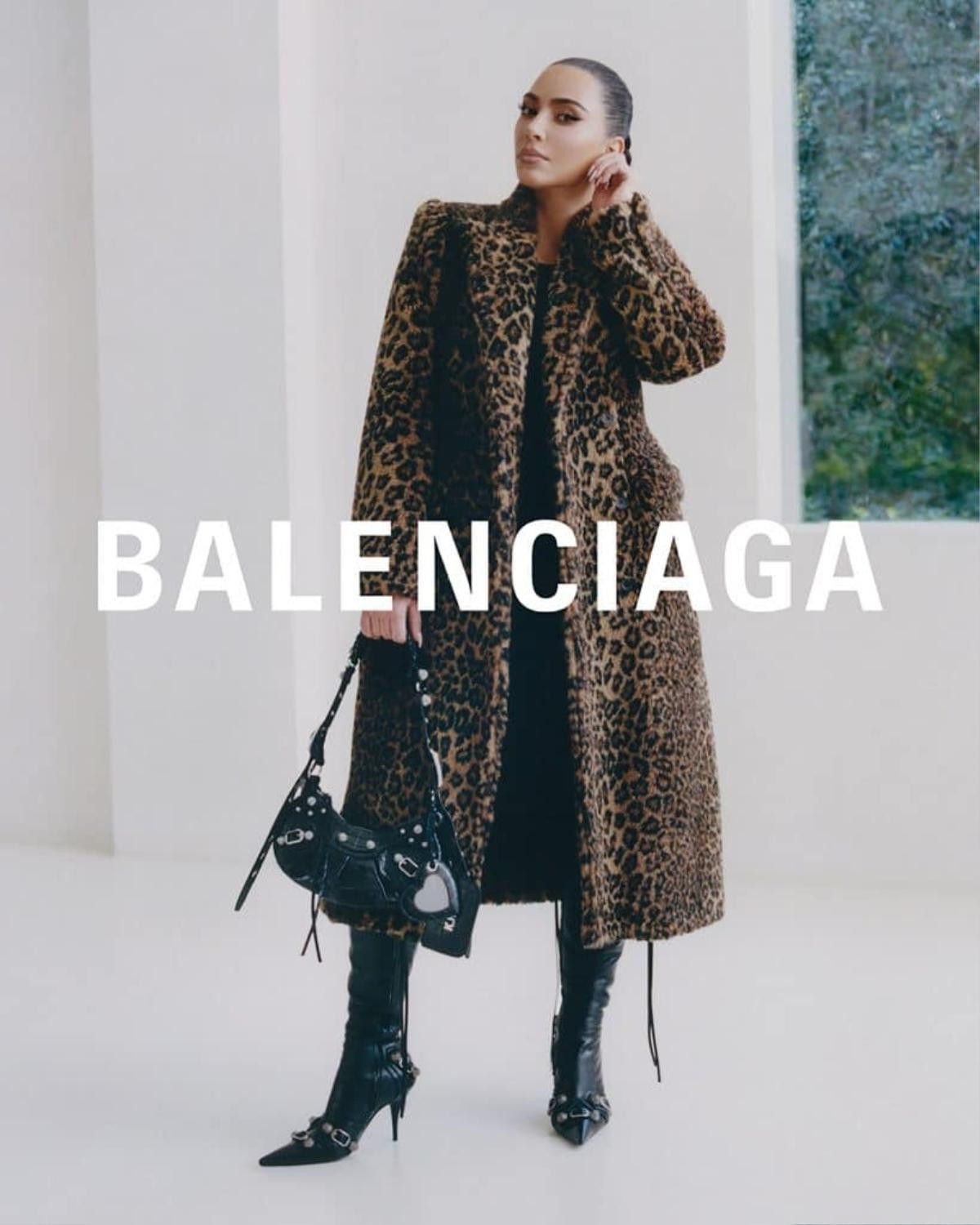 Balenciaga: Kẻ dị biệt tiên phong hay 'tội đồ' phá hoại thời trang cao cấp? Ảnh 8