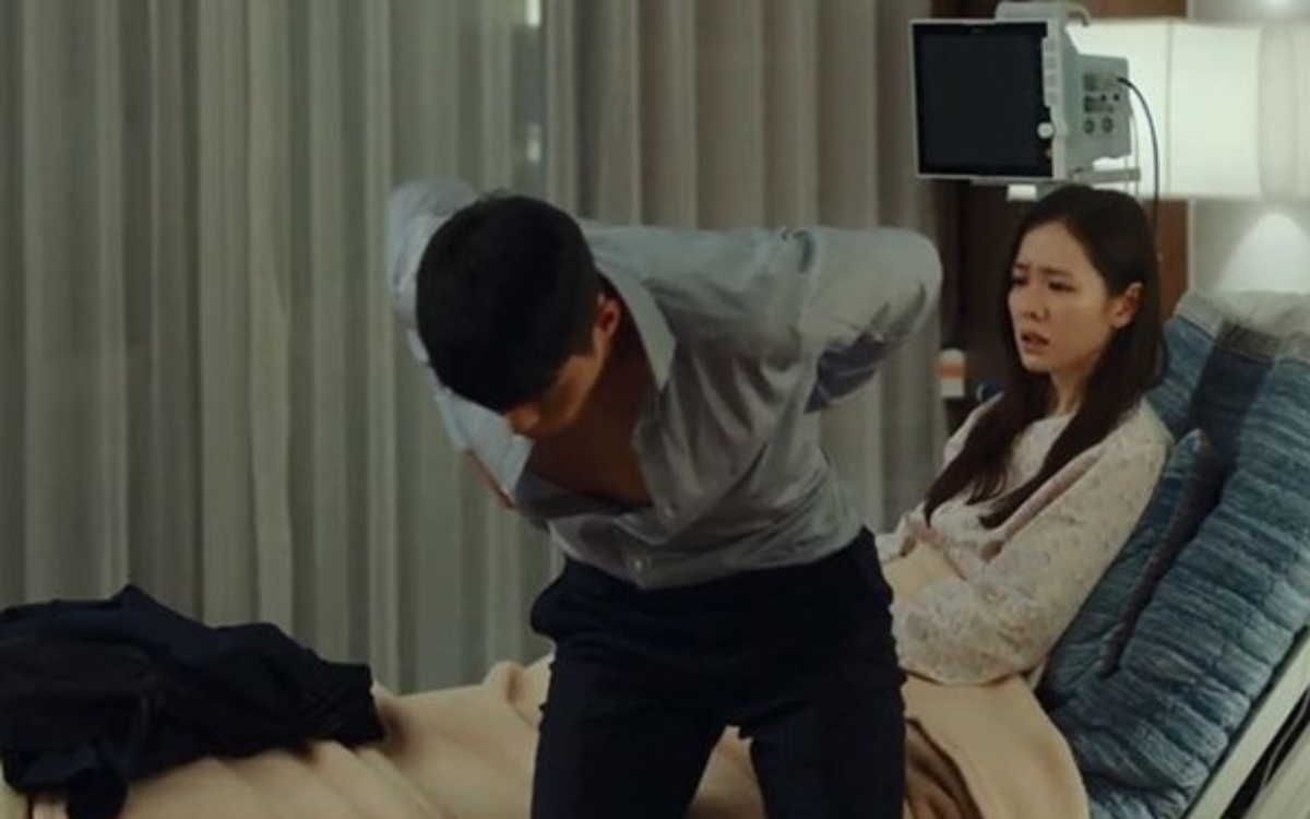 Hóa ra cảnh Hyun Bin cởi áo khoe sẹo được lấy cảm hứng từ chính Son Ye Jin Ảnh 5