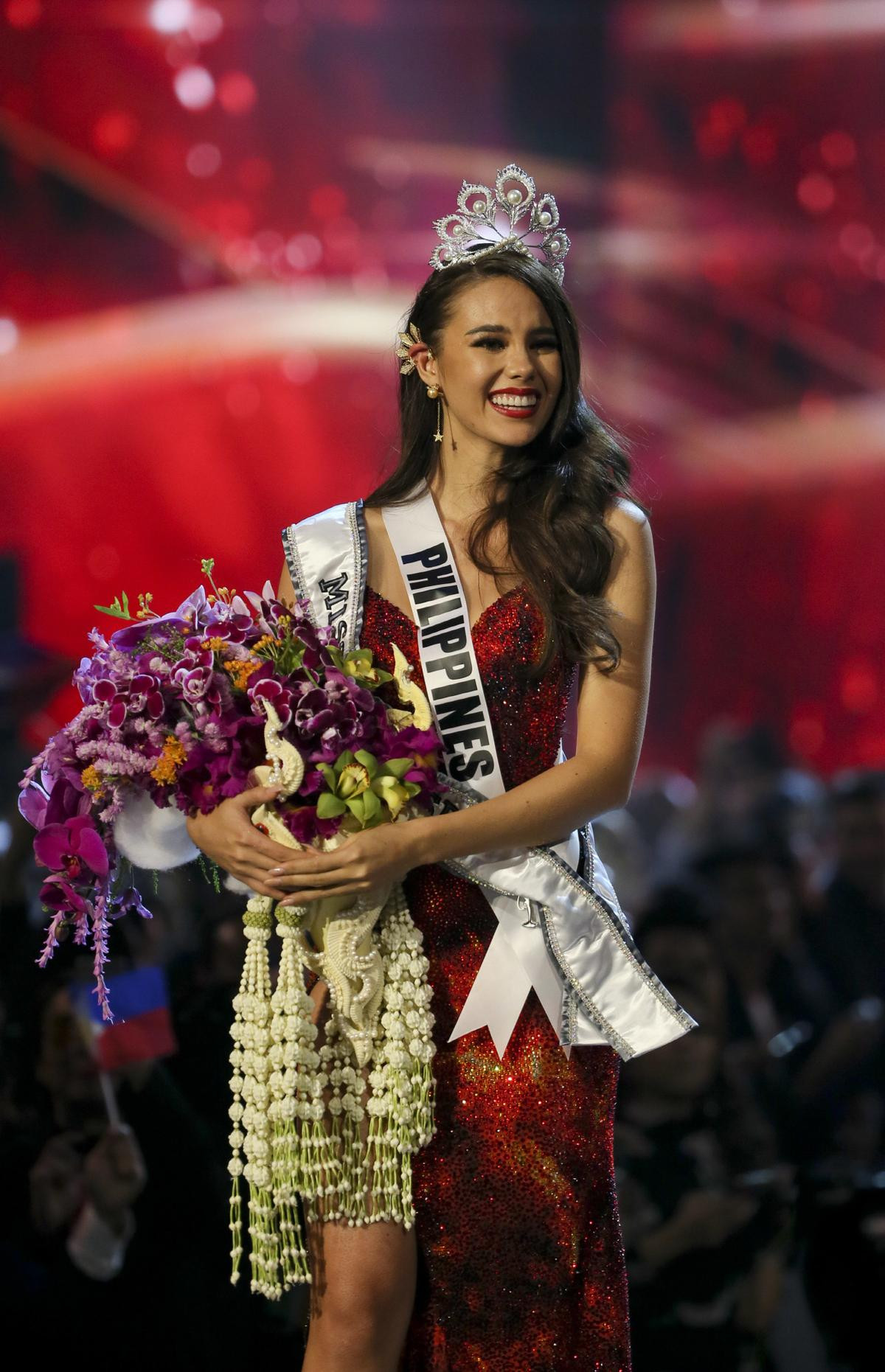 Chờ đợi gì ở Miss Universe VN: Phạm Hương tái xuất, sàn diễn 60m, thí sinh chuyển giới đầu tiên sải bước Ảnh 3