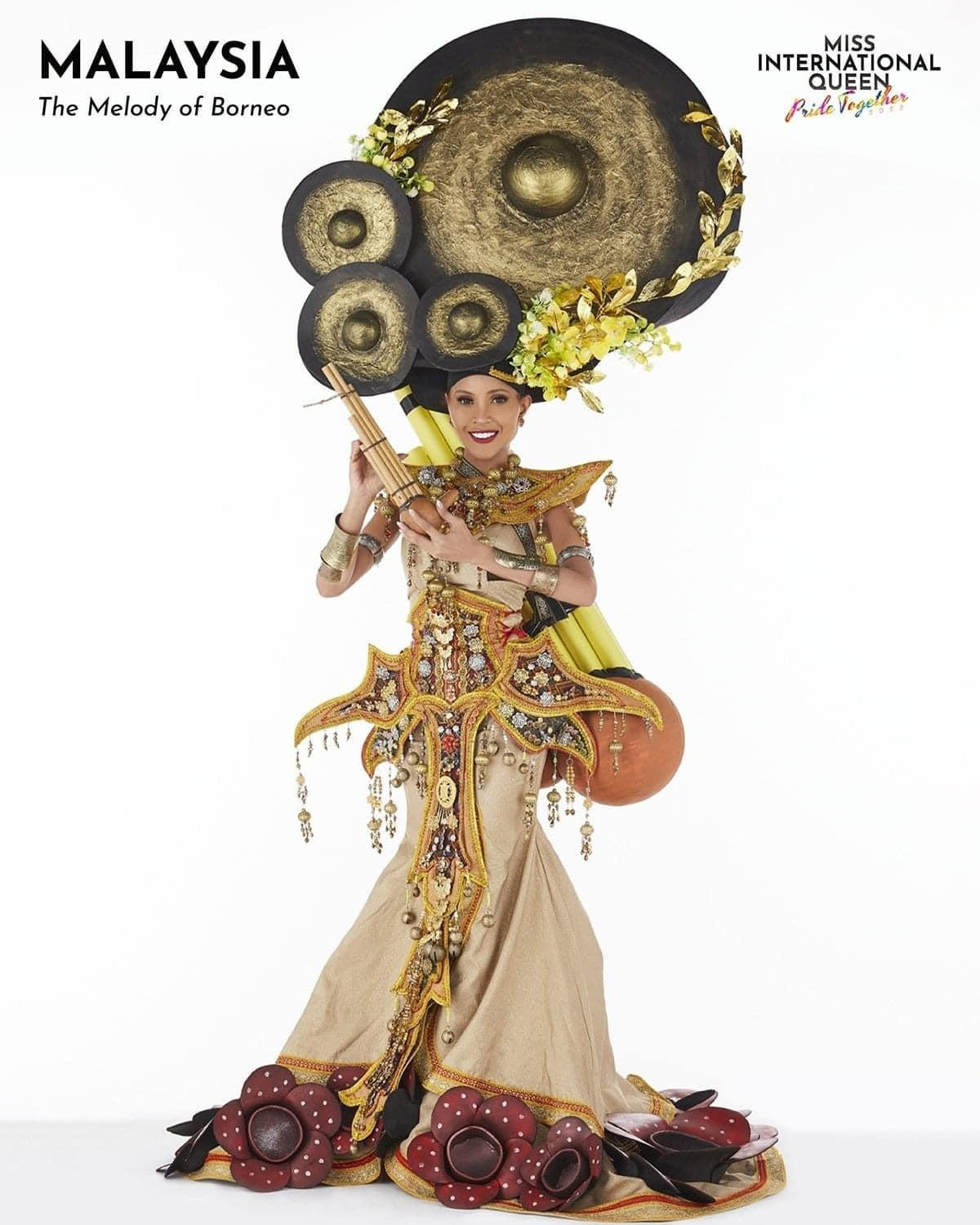 Mãn nhãn với National Costume tại Miss International Queen: Không làm lố không ăn tiền Ảnh 4