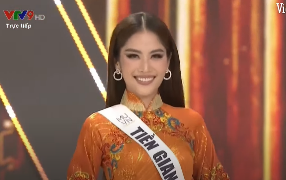 Top 41 Miss Universe Vietnam 2022 trình diễn áo dài: Thảo Nhi thướt tha, Lệ Nam yêu kiều trong sự hò hét Ảnh 6