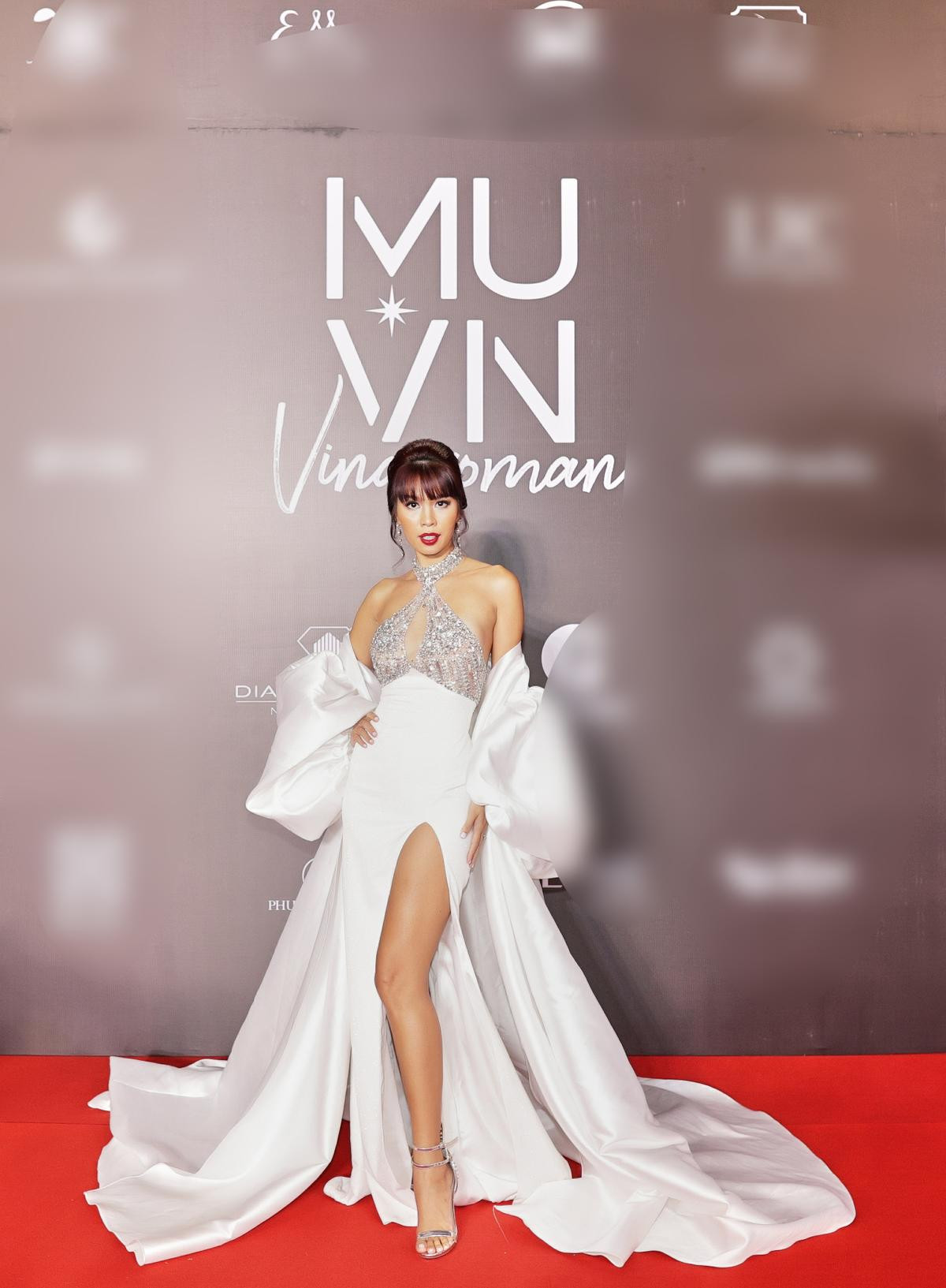 Dàn hậu tại Bán kết Miss Universe VN 2022: Khánh Vân, Vũ Thu Phương đầy 'chặt chém' cạnh hoa hậu quốc tế Ảnh 4