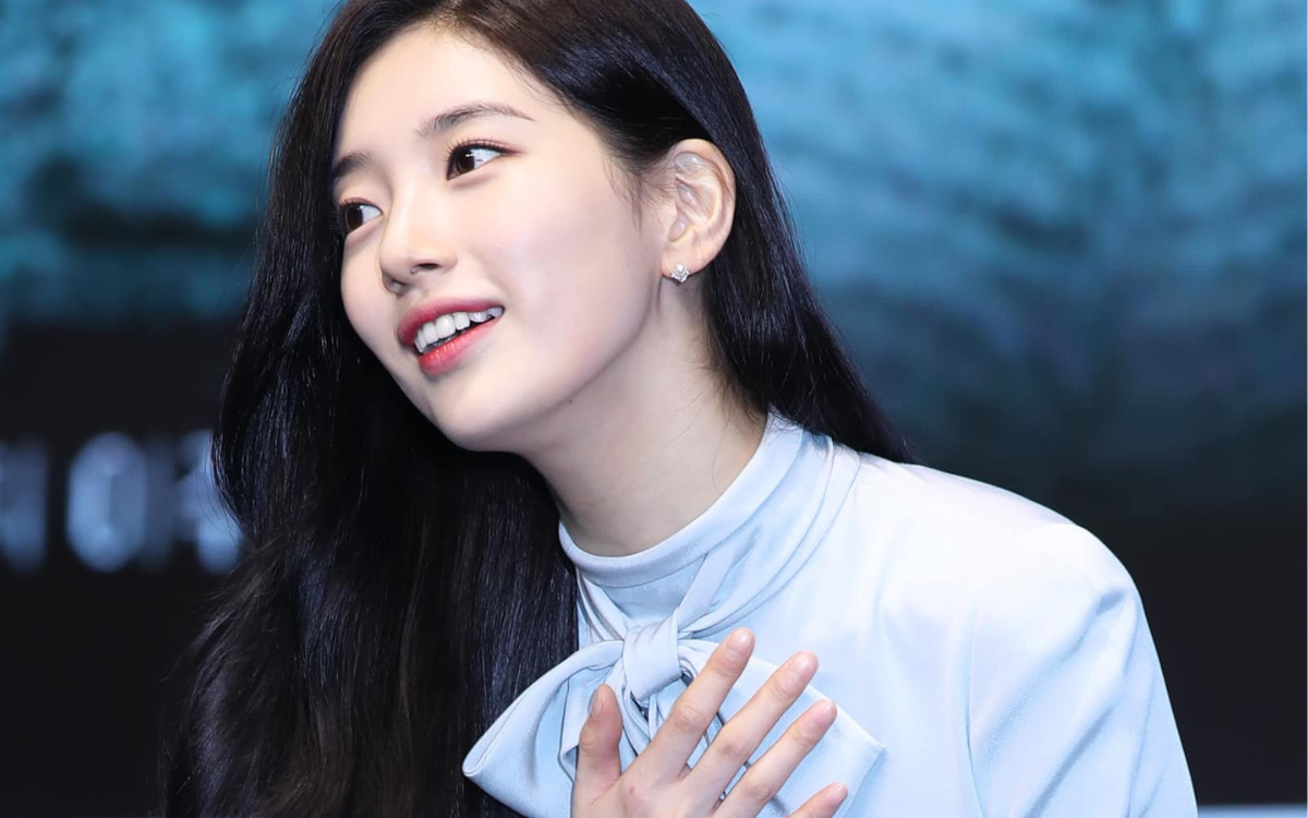 Suzy đẹp ná thở trong họp báo phim mới, bất ngờ được 'đẩy thuyền' với người này Ảnh 3