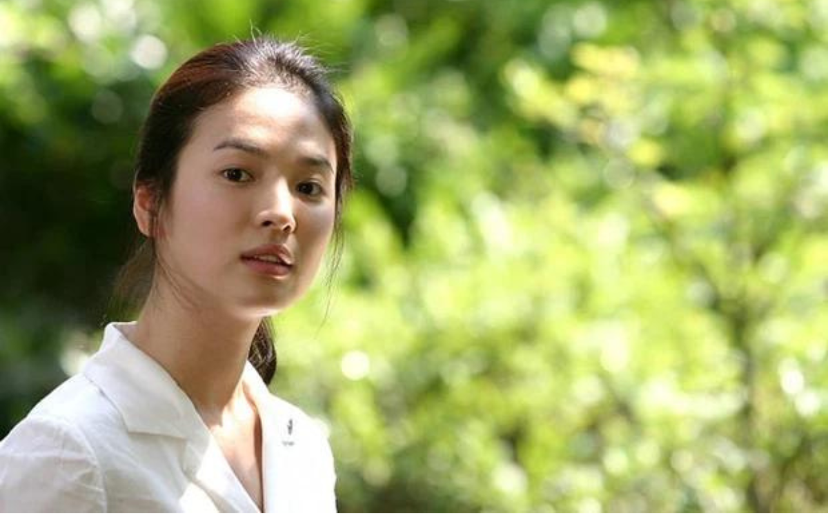 Mỹ nhân Hàn với tạo hình học sinh: Song Hye Kyo - Son Ye Jin đẹp 'ăn đứt' đàn em 9x Ảnh 7