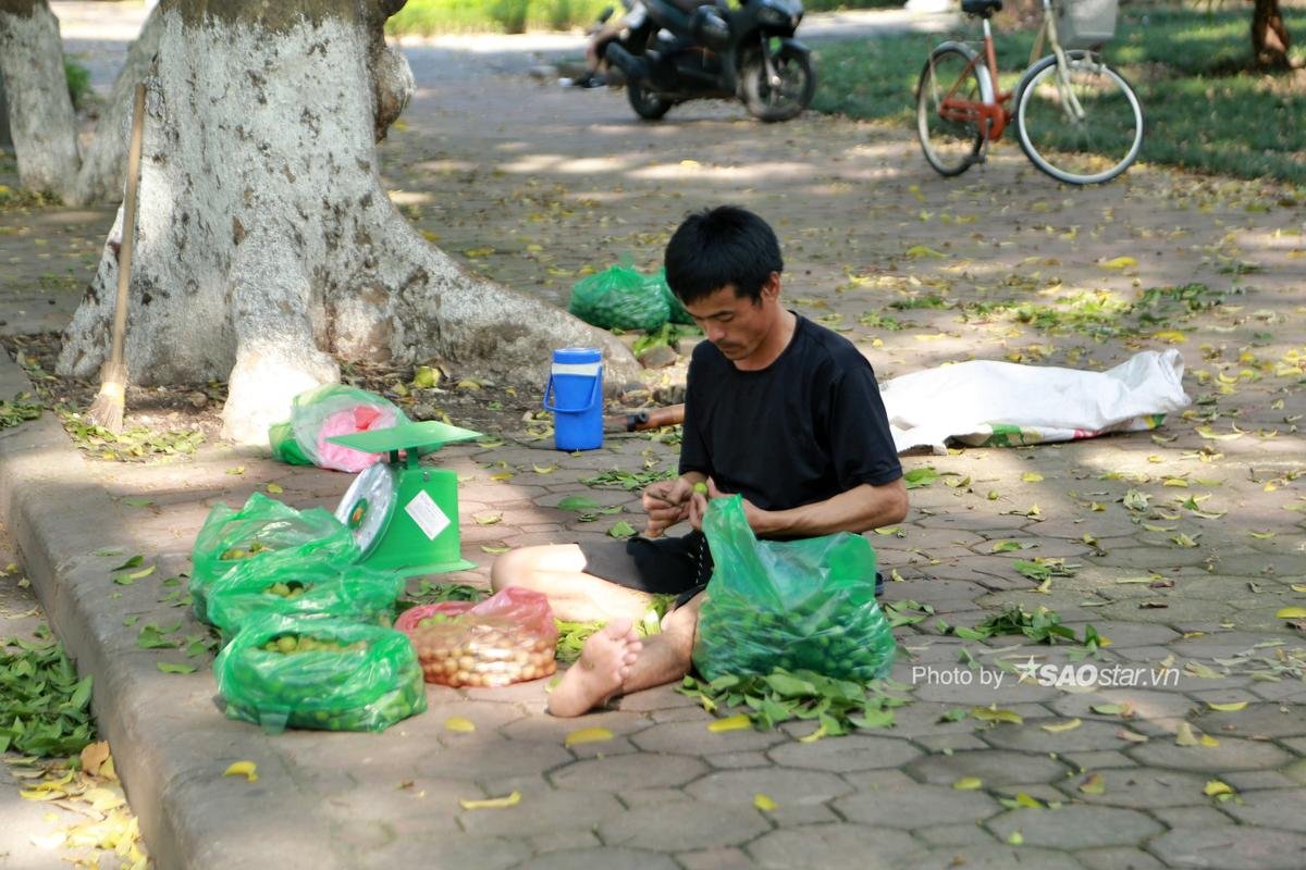 Những mảnh đời mưu sinh giữa Thủ đô để kiếm miếng ăn: 'Giống như đánh cược tính mạng của mình' Ảnh 8