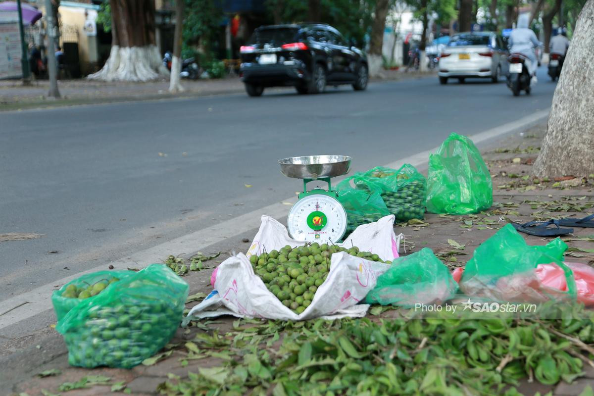 Những mảnh đời mưu sinh giữa Thủ đô để kiếm miếng ăn: 'Giống như đánh cược tính mạng của mình' Ảnh 2