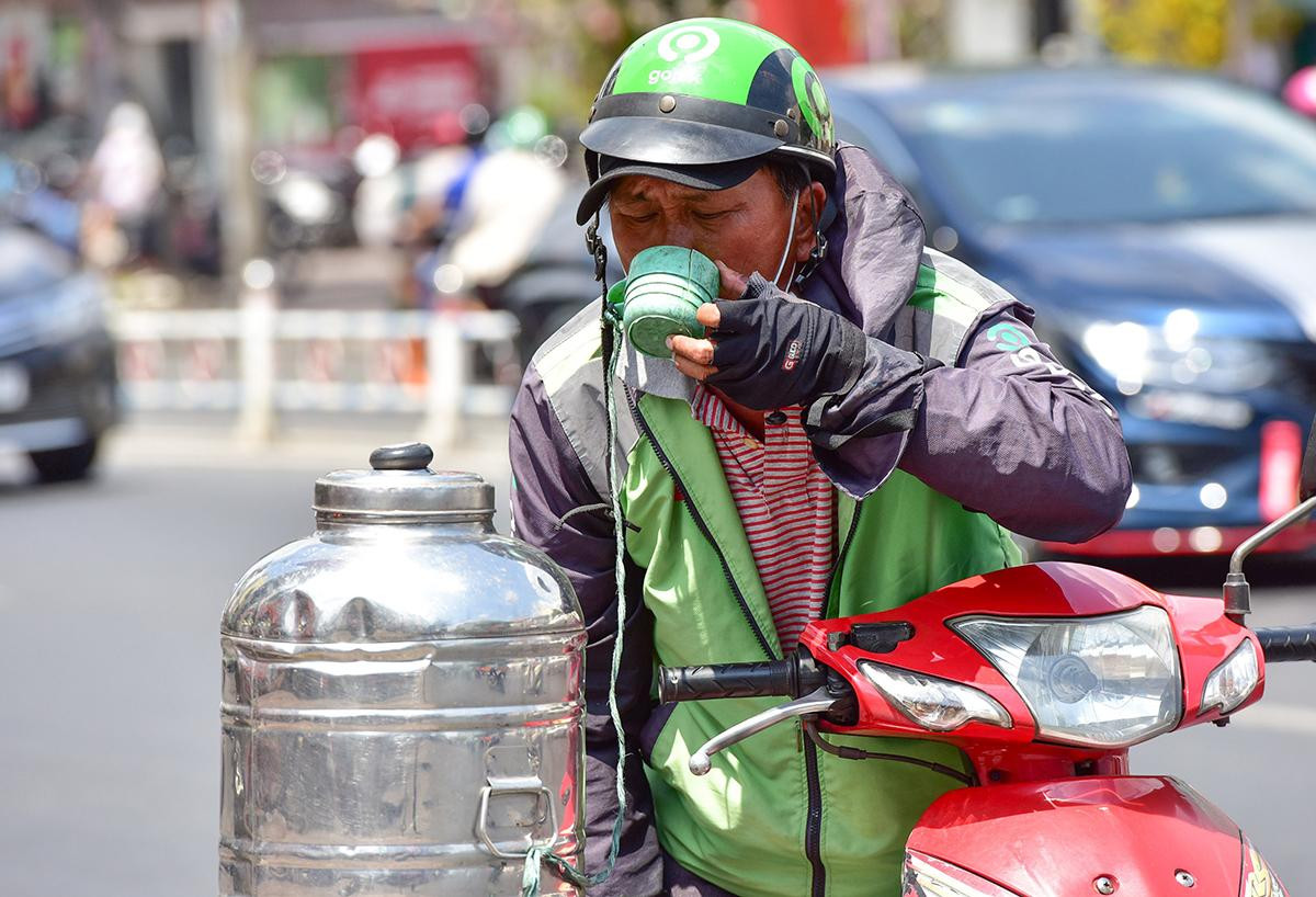 Khi nào miền Bắc kết thúc chuỗi ngày nắng nóng? Ảnh 1