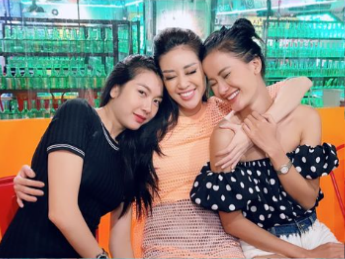 'Trốn tránh' Miss Universe VN, cuối cùng Thúy Vân cũng xuất hiện, hẹn hò riêng với Khánh Vân và Hương Ly Ảnh 2