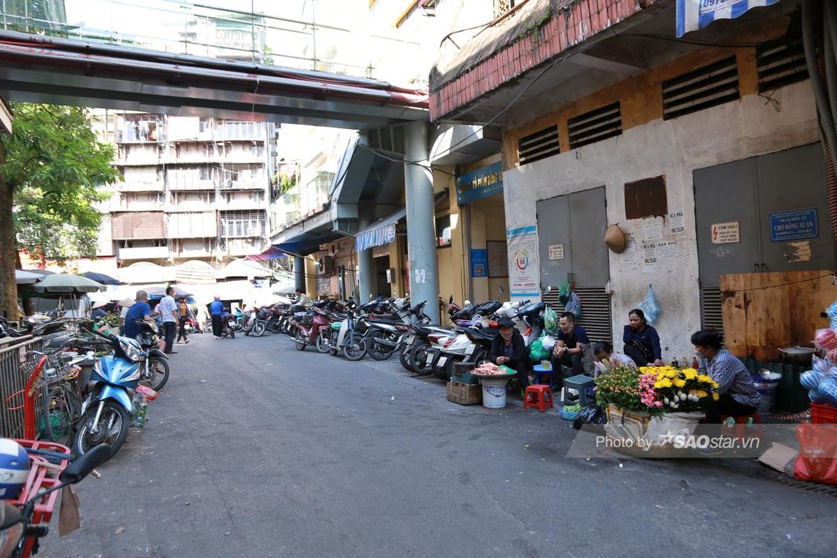 'U Tươi', thời 'hoàng kim' bên mẹt ghẹ vỉa hè nơi góc chợ Đồng Xuân và lời đồn bán ghẹ mua nhà Hồ Tây Ảnh 1