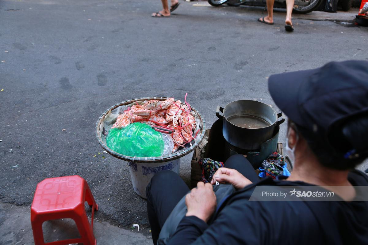 'U Tươi', thời 'hoàng kim' bên mẹt ghẹ vỉa hè nơi góc chợ Đồng Xuân và lời đồn bán ghẹ mua nhà Hồ Tây Ảnh 9