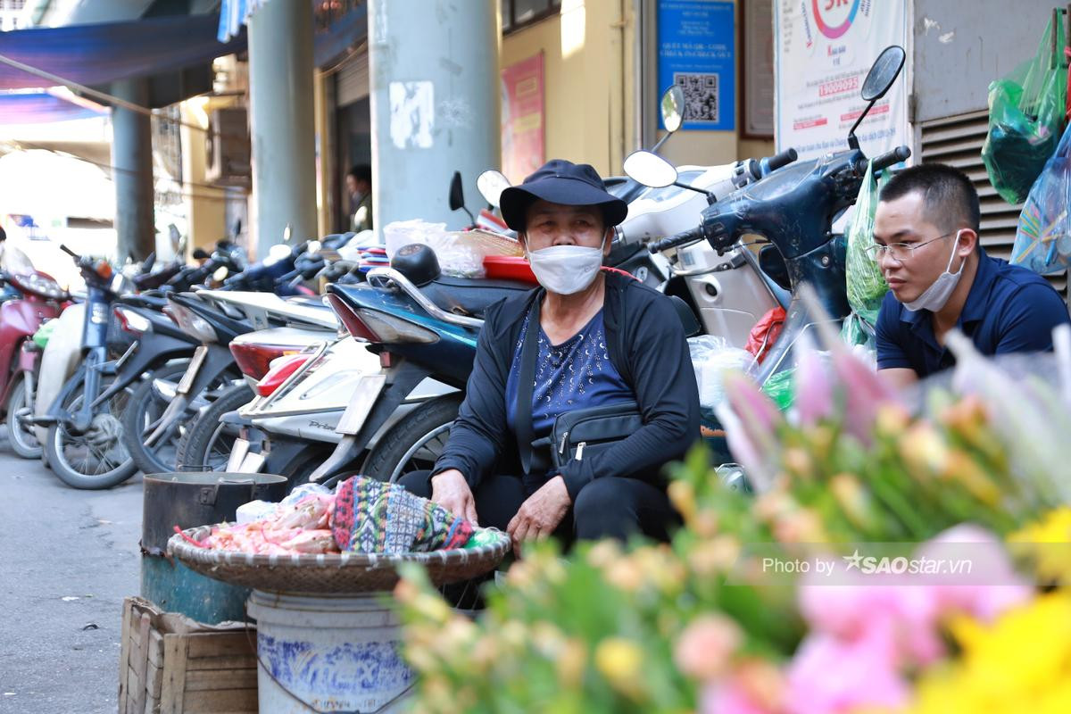 'U Tươi', thời 'hoàng kim' bên mẹt ghẹ vỉa hè nơi góc chợ Đồng Xuân và lời đồn bán ghẹ mua nhà Hồ Tây Ảnh 3