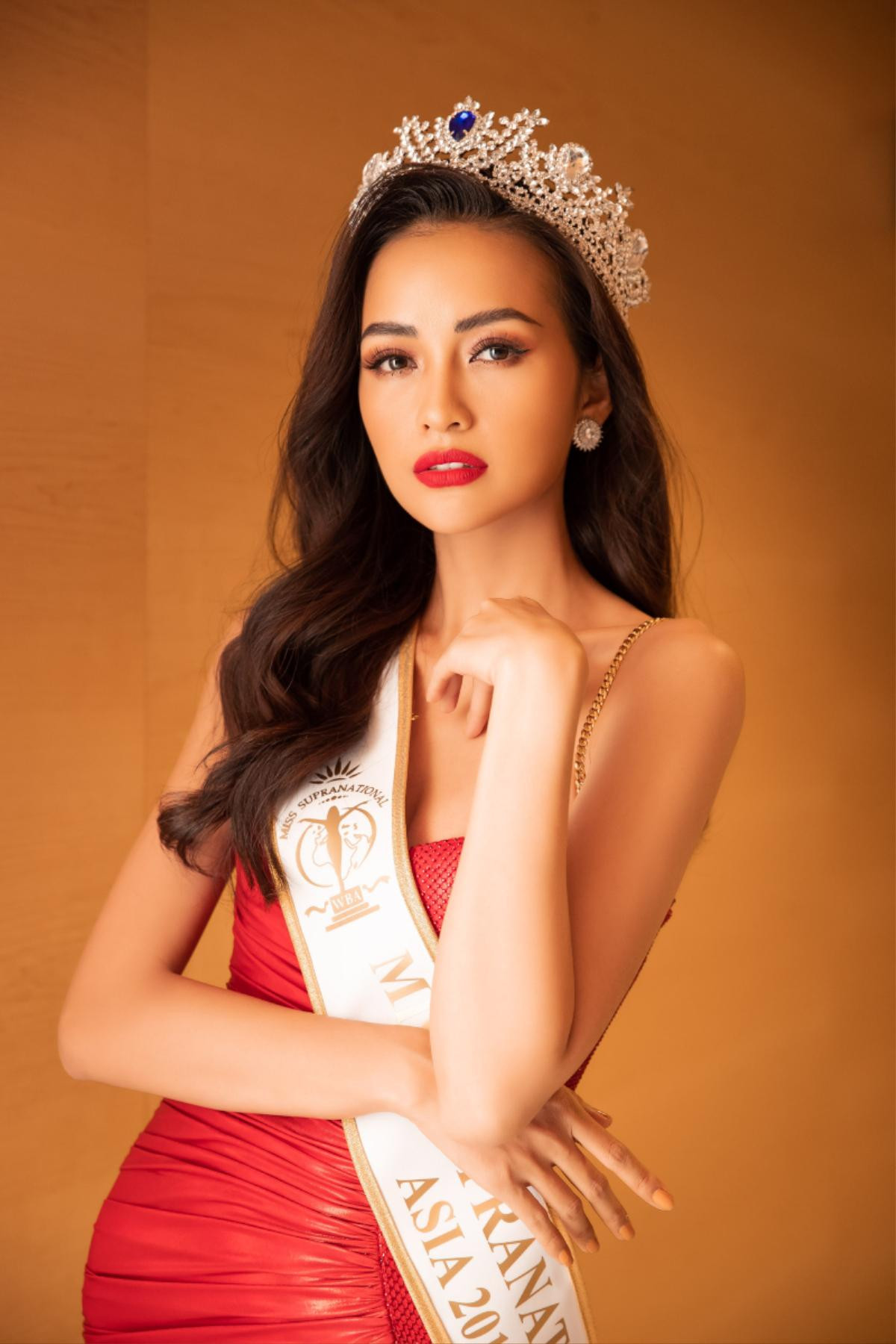 3 khoảnh khắc đội vương miện của Ngọc Châu: Chỉ có Miss Universe VN mới giúp cô chạm tới giấc mơ Hoàn vũ Ảnh 5