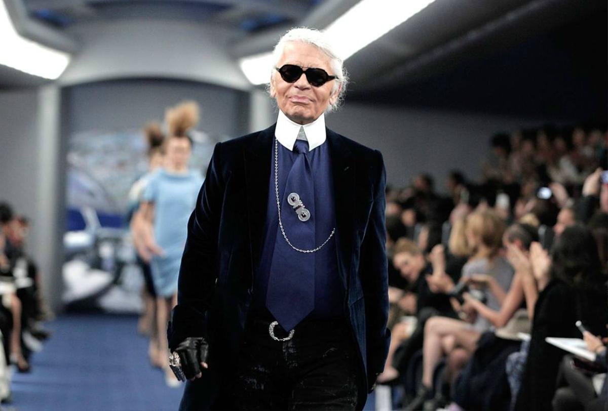 Karl Lagerfeld và Yves Saint Laurent: Đôi bạn 'bằng mặt không bằng lòng' trứ danh làng mốt quốc tế Ảnh 7