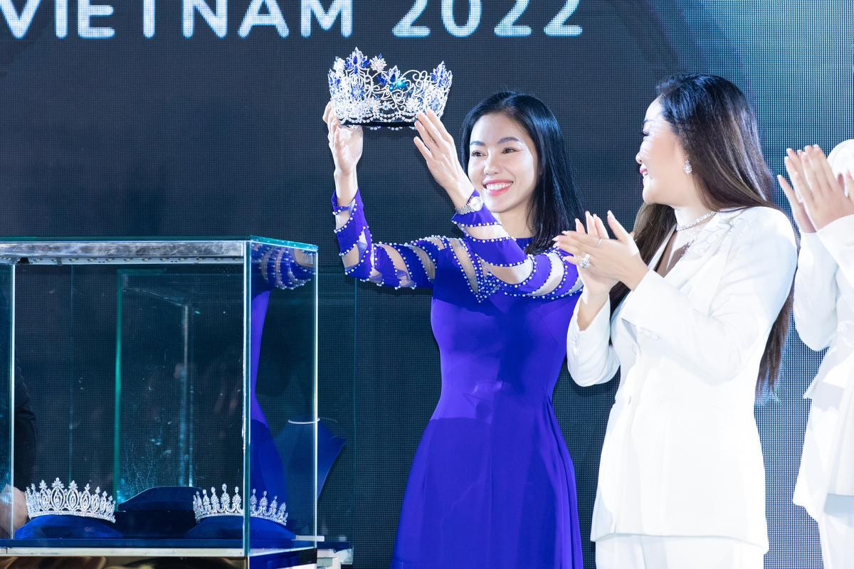 Vương miện Miss World Vietnam 2022 có xuất sắc hơn phiên bản tiền nhiệm? Ảnh 1