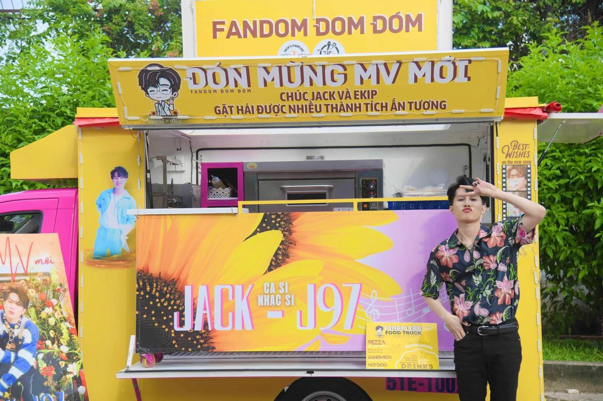 Fandom Jack bị mỉa mai khi 'học lỏm' fan Kpop gửi xe cà phê ủng hộ nam ca sĩ tái xuất Vpop Ảnh 2