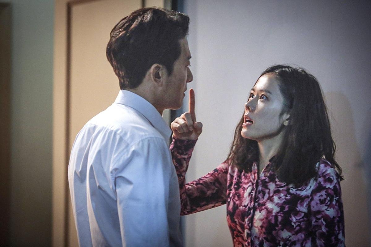 Son Ye Jin từng phát điên khi con gái mất tích không lý do trong phim Ảnh 2