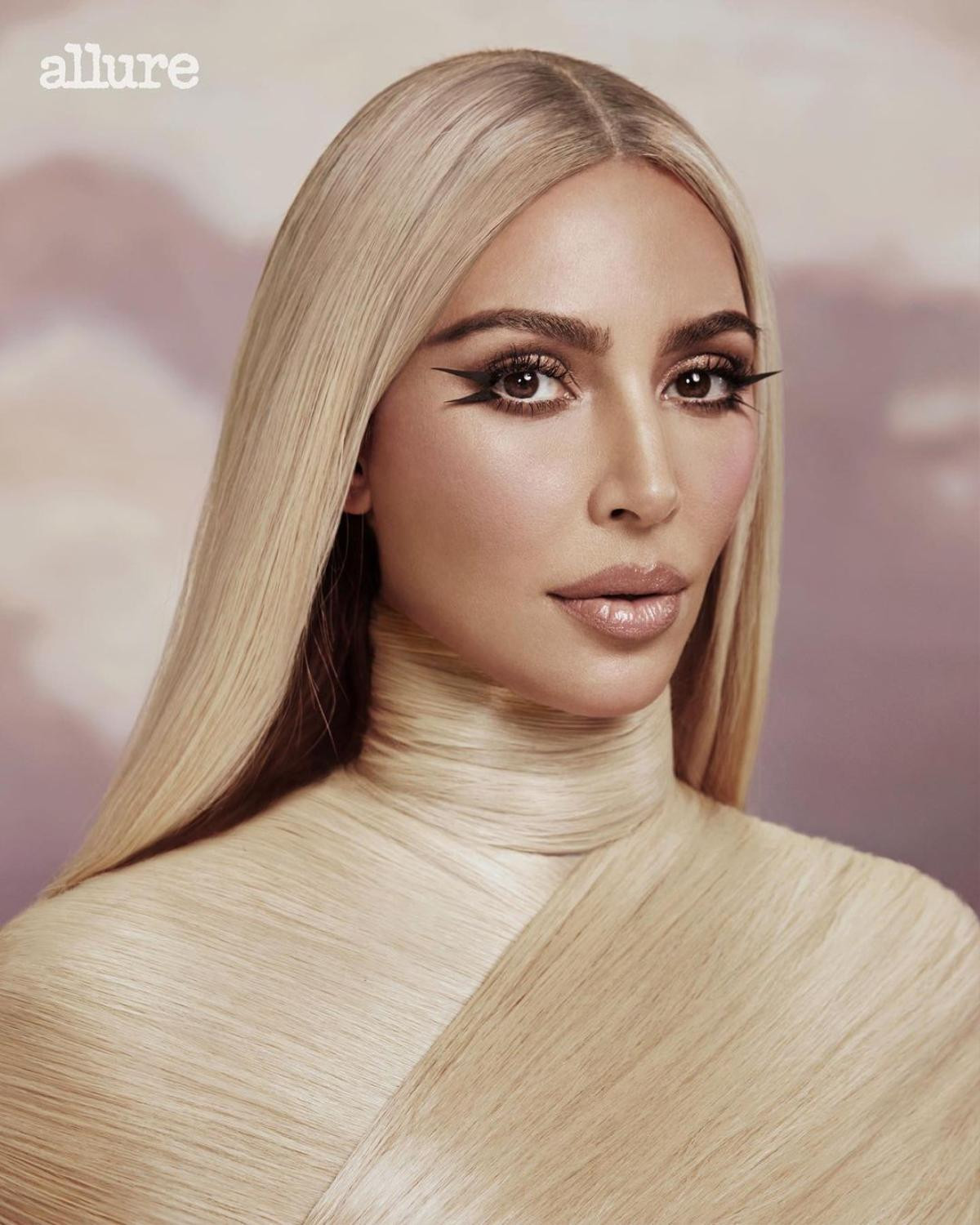 Bị chê 'mặt nhựa' bấy lâu, Kim Kardashian khẳng định chưa bao giờ tiêm filler Ảnh 2