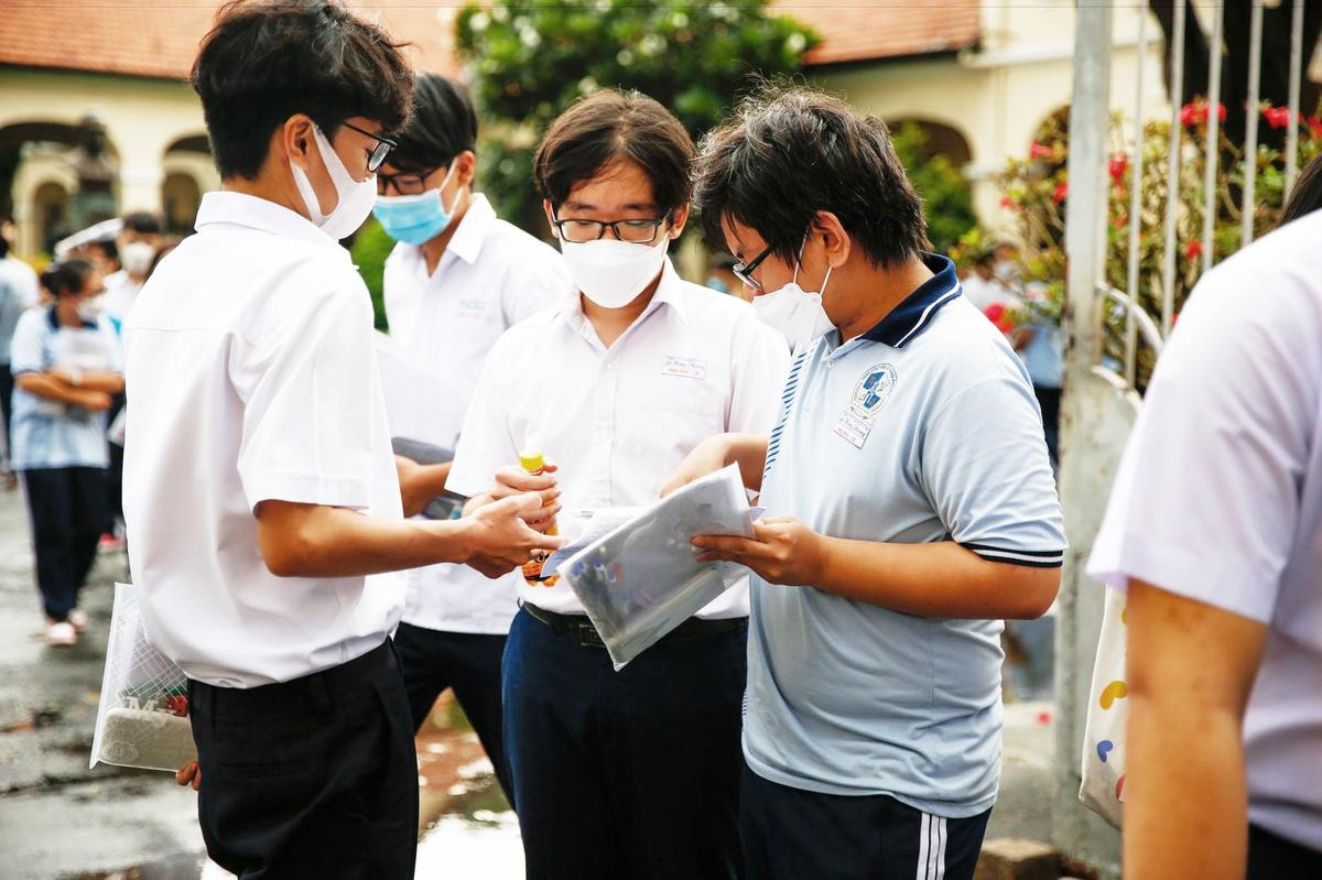 Thanh Hóa là địa phương dẫn đầu cả nước về số lượng điểm 10 trong kỳ thi tốt nghiệp THPT 2022 Ảnh 1