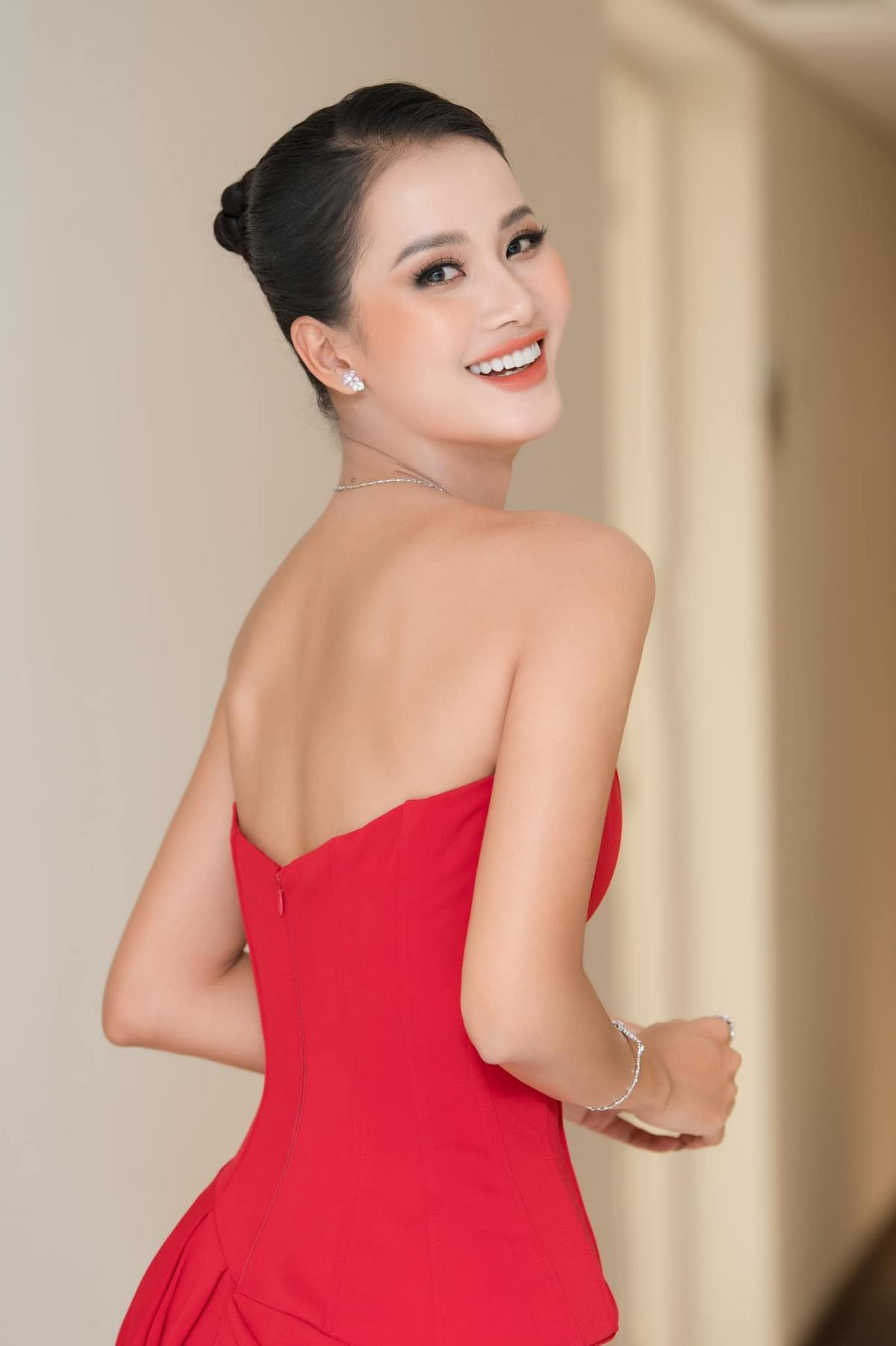 Ơ kìa, ai như Hương Ly đang tham dự Miss Universe Thailand: Có sự nhầm lẫn nào không? Ảnh 9