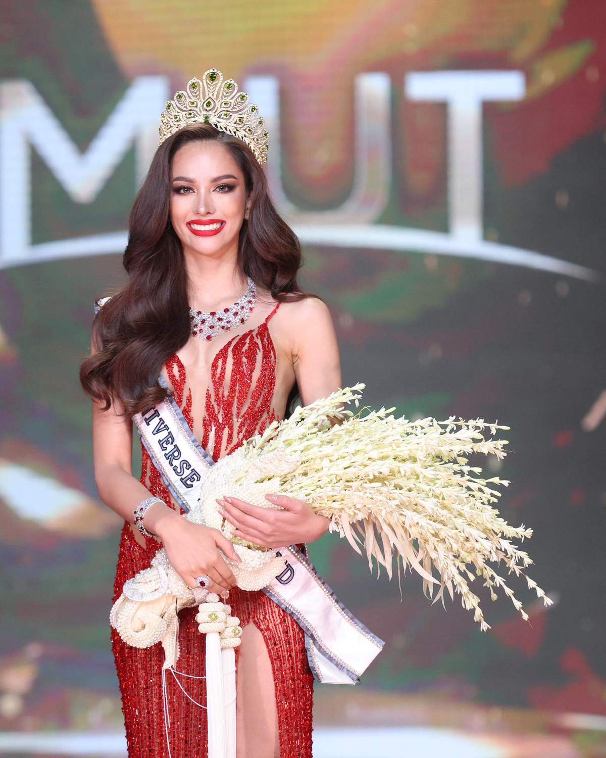 Chủ tịch Miss Universe Thailand gây bức xúc khi 'nhờ vả' Á hậu 1 luyện interview cho Tân hoa hậu Ảnh 1