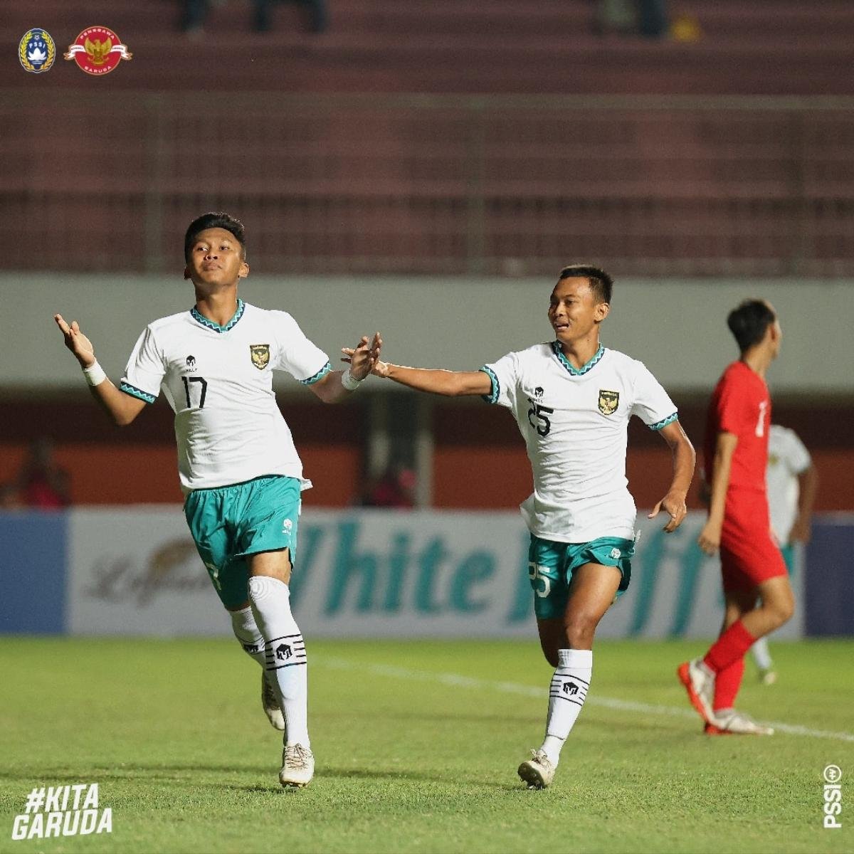 Thắng Singapore 9-0, Indonesia lấy ngôi đầu của Việt Nam theo cách khó tin Ảnh 1