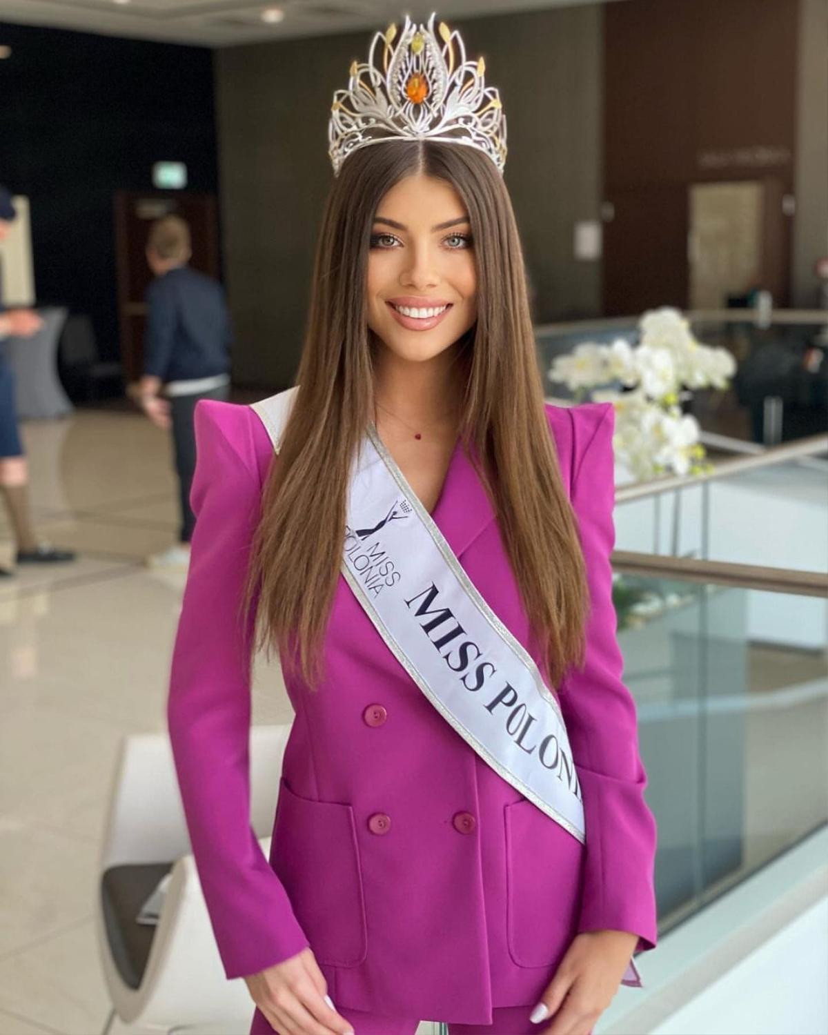 Người đẹp Ba Lan mắt hai màu cực hiếm tham gia Miss Grand International, nhiều mỹ nhân phải dè chừng Ảnh 1