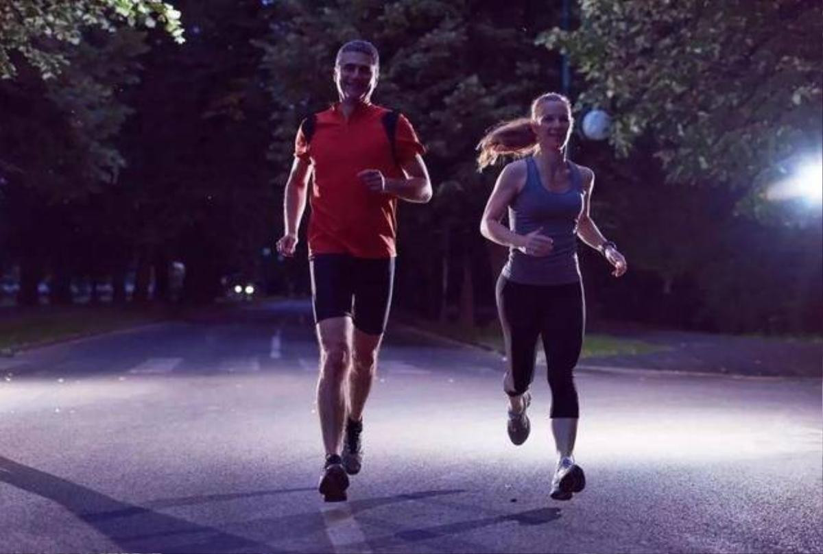 Mỗi đêm chạy 5km, người đàn ông thu lại thành quả bất ngờ Ảnh 3