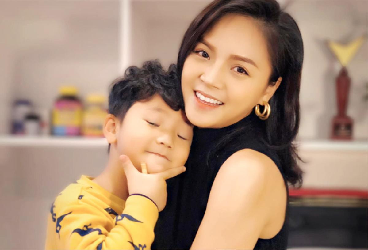 Huyền Lizzie - Thương Ngày Nắng Về và những 'single mom' có diễn xuất ấn tượng trên màn ảnh Việt Ảnh 3