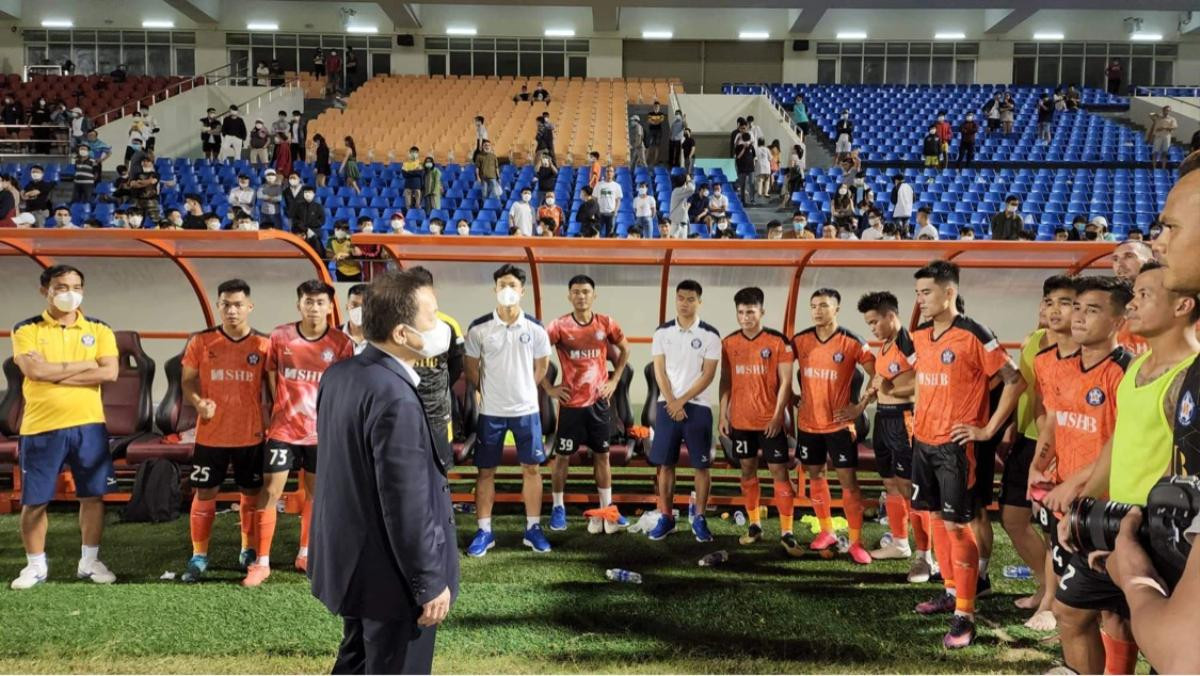 Nhà vô địch V.League và mặt trái của những chiếc cúp Ảnh 2