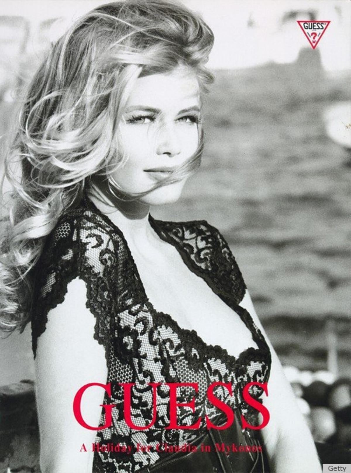 Claudia Schiffer - 'Gái ngoan' huyền thoại được bố già thời trang Karl Lagerfeld dìu dắt Ảnh 3