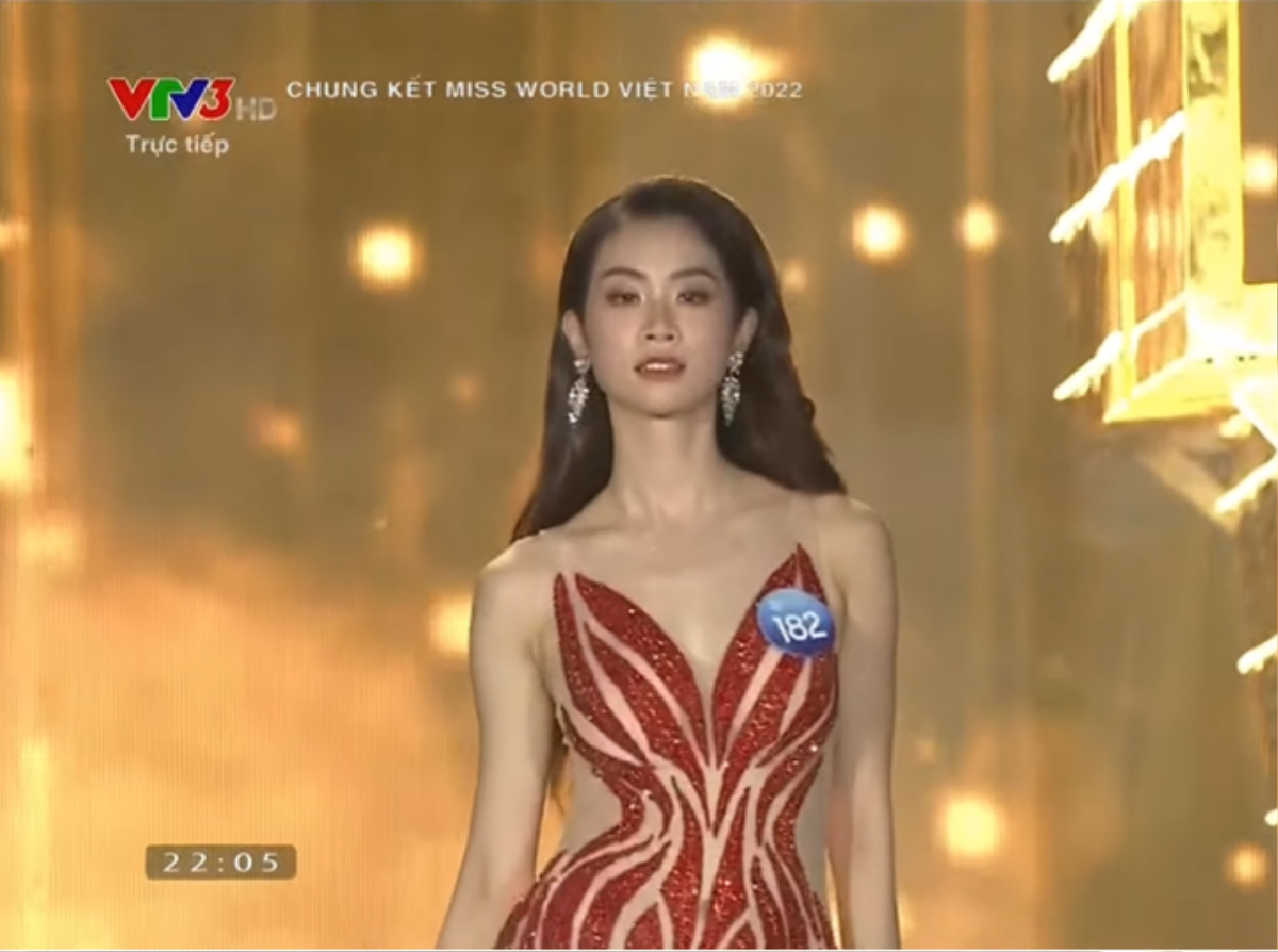 Thí sinh Miss World Vietnam 'vay mượn' váy dạ hội của Miss Universe Thailand 2022: Lại xin vía tiếp Ảnh 2