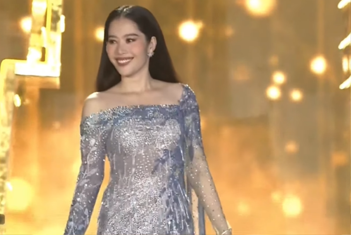 Trình diễn dạ hội Miss World Vietnam 2022: Nam Em chiếm trọn spotlight với chiếc váy như nữ thần biển cả Ảnh 3