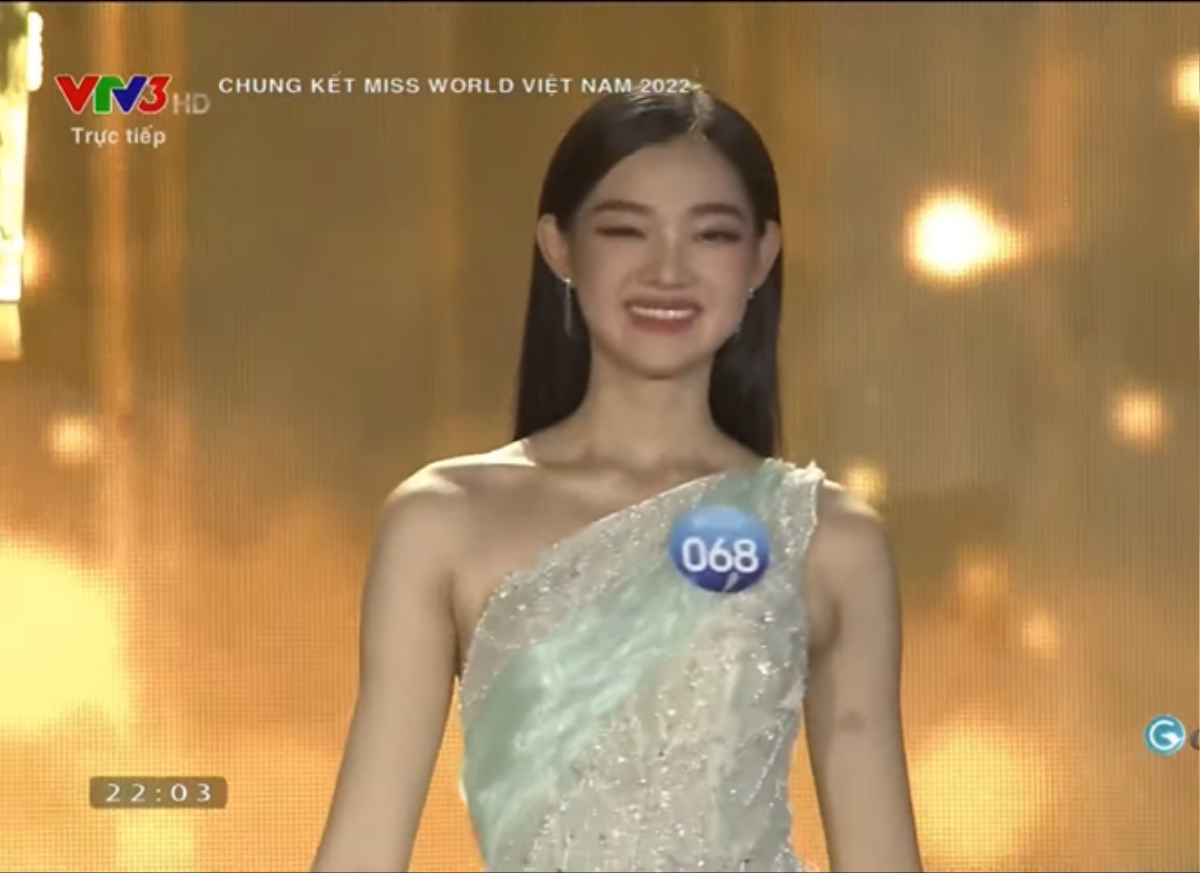 Trình diễn dạ hội Miss World Vietnam 2022: Nam Em chiếm trọn spotlight với chiếc váy như nữ thần biển cả Ảnh 1