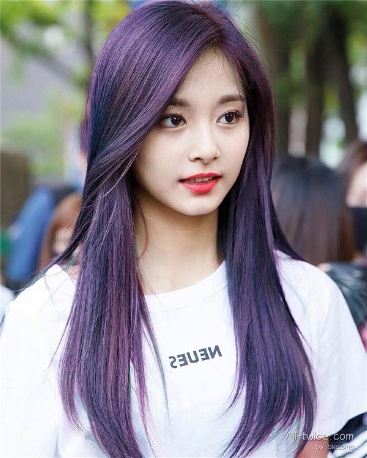 Điểm danh các nữ idol tóc tím đẹp nhất Kbiz: Irene, Tzuyu, Jisoo liệu có bị lép vế trước đàn em Gen 4? Ảnh 3