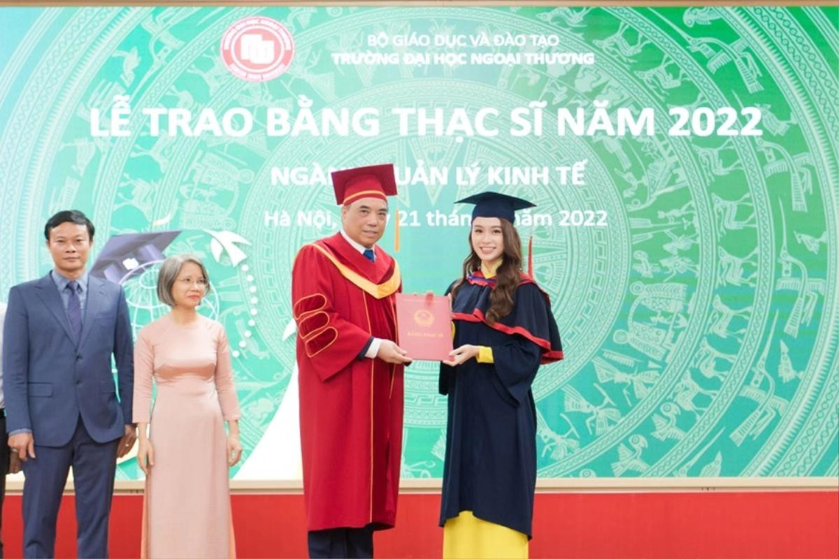 'Người đẹp Truyền thông' Hoa hậu Hoàn vũ 2016 tốt nghiệp Thạc sĩ loại xuất sắc Ảnh 3