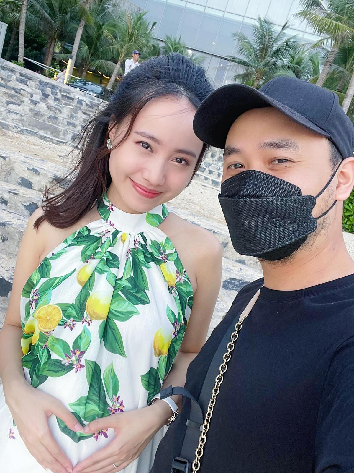 Phanh Lee, Karen Nguyễn và những bà bầu showbiz cận này lâm bồn vẫn đẹp quyến rũ Ảnh 29